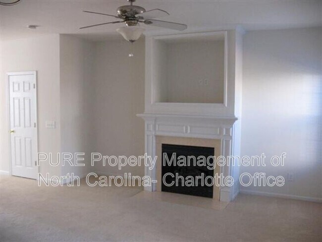 Building Photo - 5742 Bent Creek Cir
