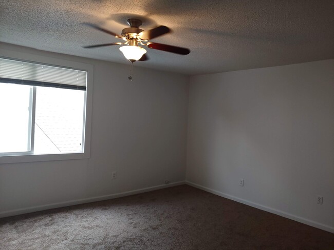 Living Room - 1923 W Boone Ave