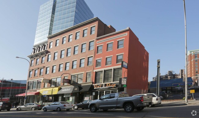 Building Photo - 426 Main St