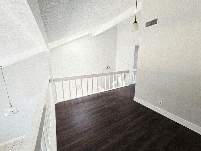 Foto del edificio - 12625 Newbrook Dr