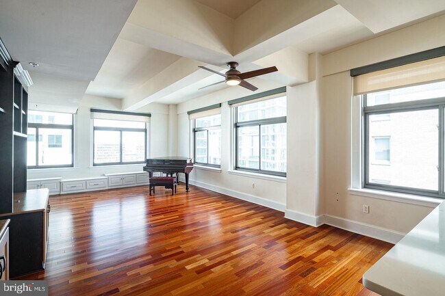 Building Photo - 1500 Chestnut St