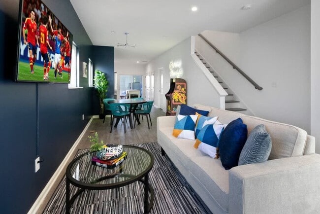 Building Photo - 143 McKim Ave