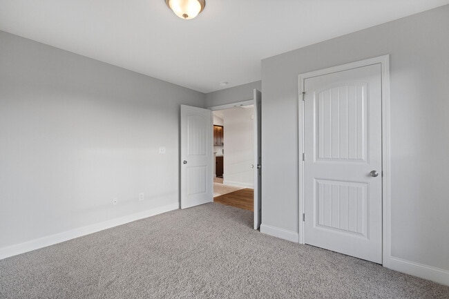 Building Photo - 105 Sorrelweed Dr