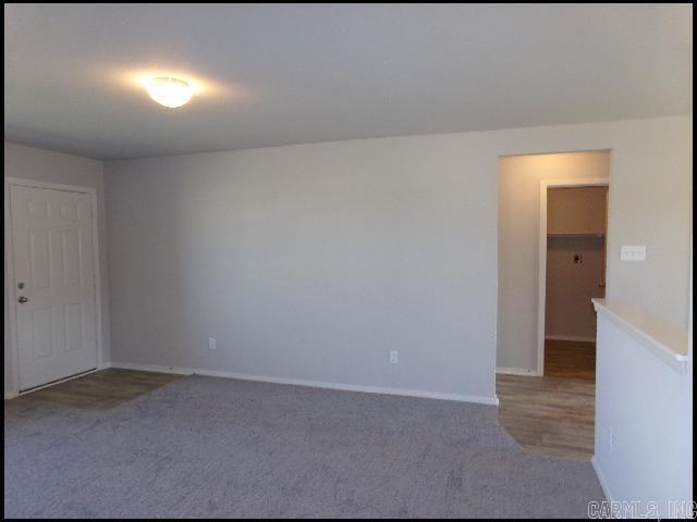 Foto del edificio - 1817 Tiger Lily Ln