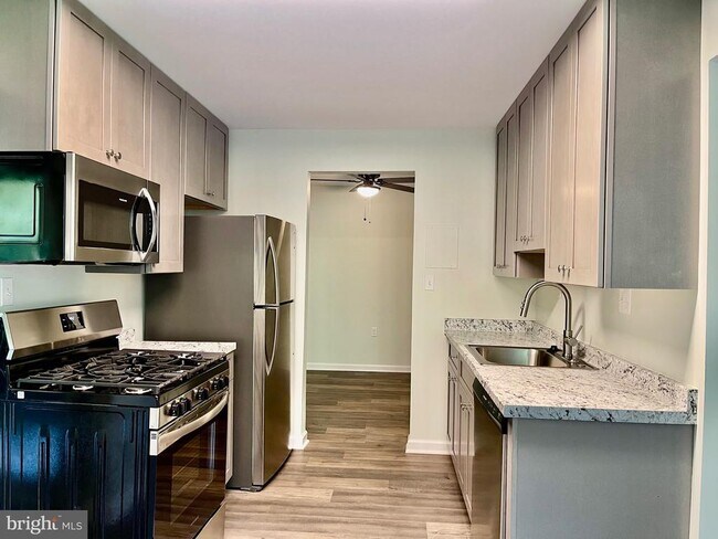 Foto del edificio - 880 College Pkwy
