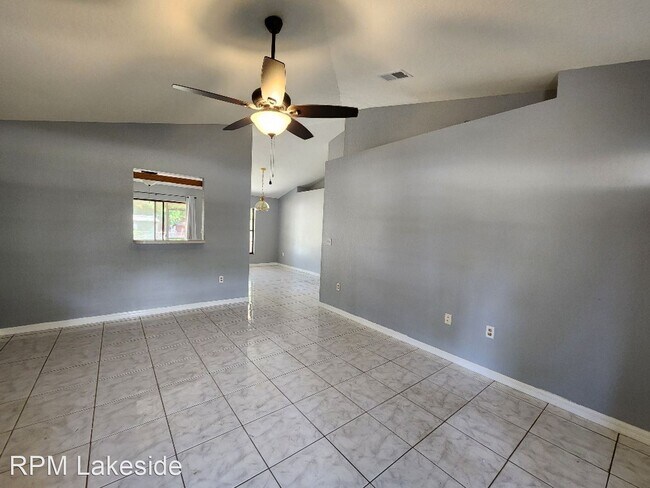 Building Photo - 2 br, 1 bath House - 910 W Clower St