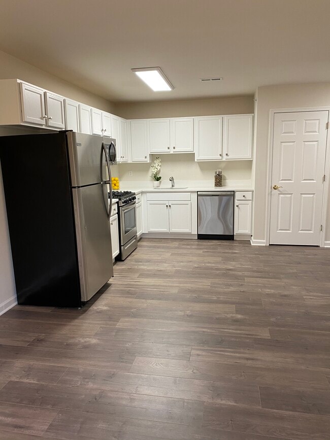 Kitchen/living room - 53 Division Ave