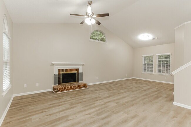 Foto del edificio - 7405 Chidley Dr