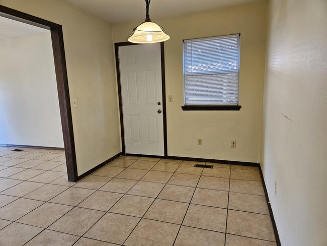 Building Photo - 945 SW 98th St