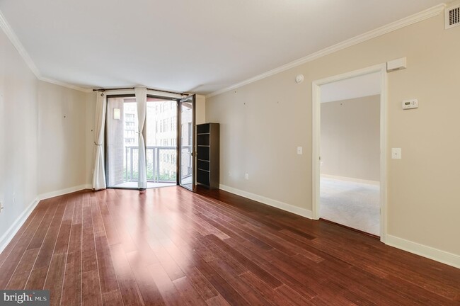 Foto del edificio - 616 E Street NW Unit 601