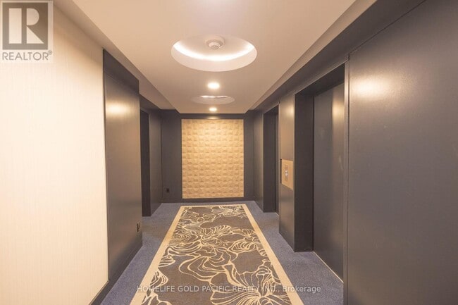 Building Photo - 410-410 Queens Quay W
