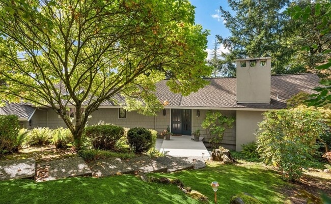 Building Photo - Quintessential Northwest Contemporary Living