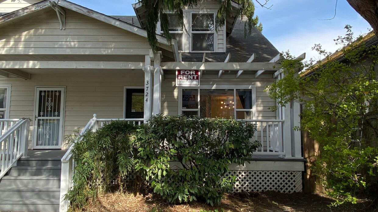 3724 N Albina Ave Portland Or 97227 Townhouse For Rent In Portland Or Apartments Com
