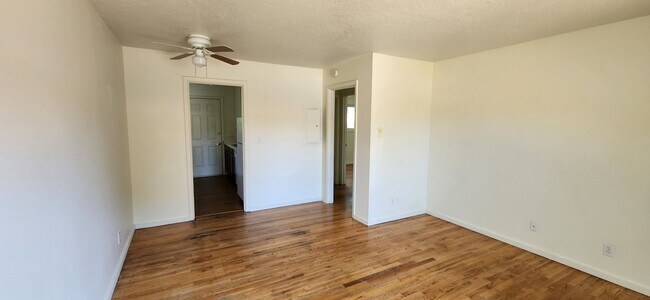 Foto del edificio - 2208-2208 NE 80th Ave