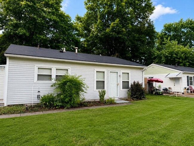 Photo - 10010 Donau Ln, Louisville, KY 40272 House