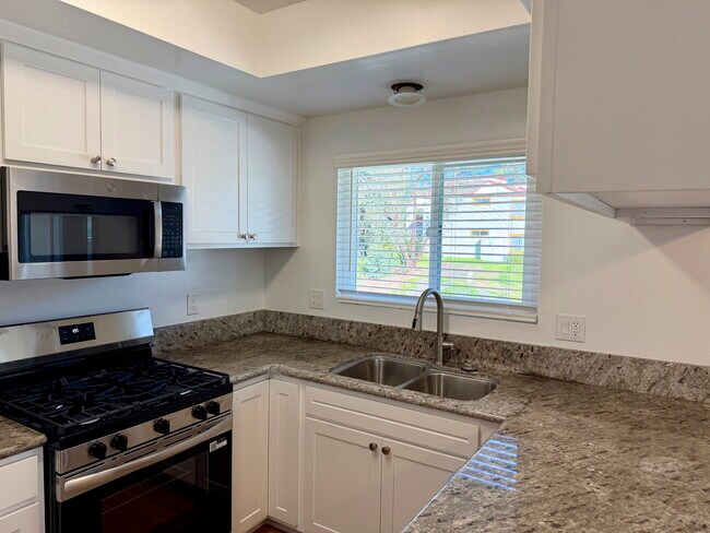 Kitchen - 247 Alestar St