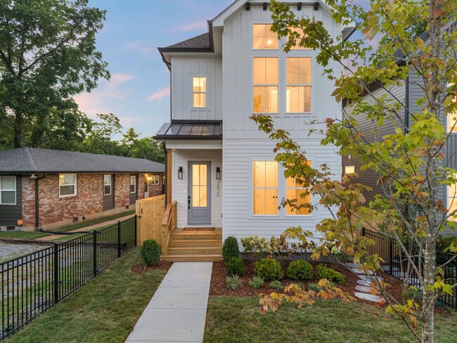 Building Photo - 2830 Clifton Ave