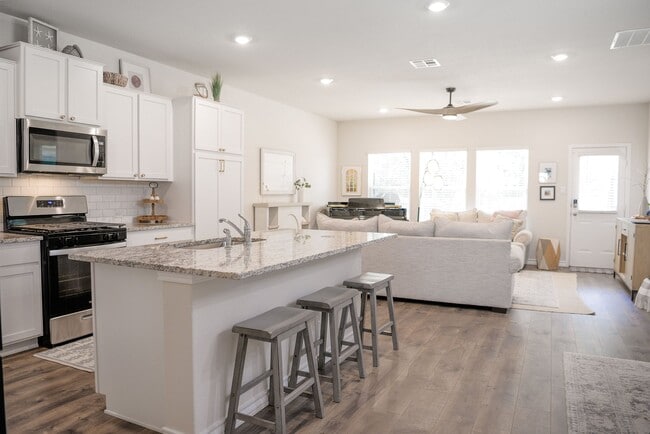 Building Photo - 21261 Millstream Bnd