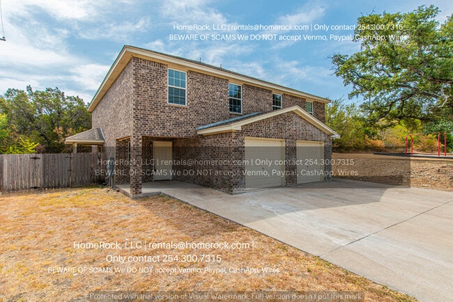 Building Photo - 3 Bedroom 2.5 Bath Available SOON!