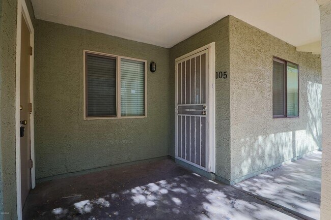 Building Photo - 1336 E Mountain View Rd
