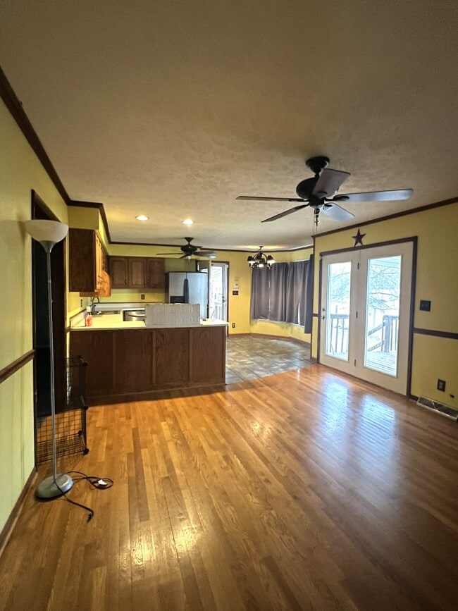 Photo - 1820 Perry Crossing Rd House