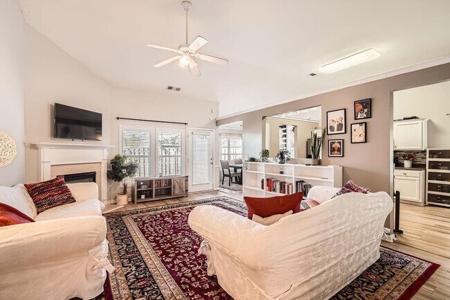 Foto del edificio - 1756 Hedington Ct SE