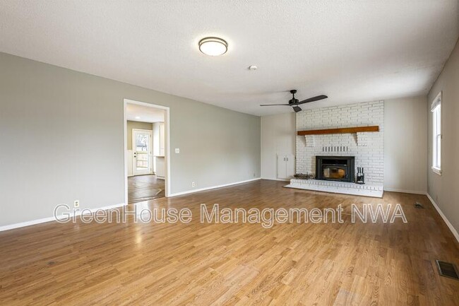 Foto del edificio - 713 NW 6th St