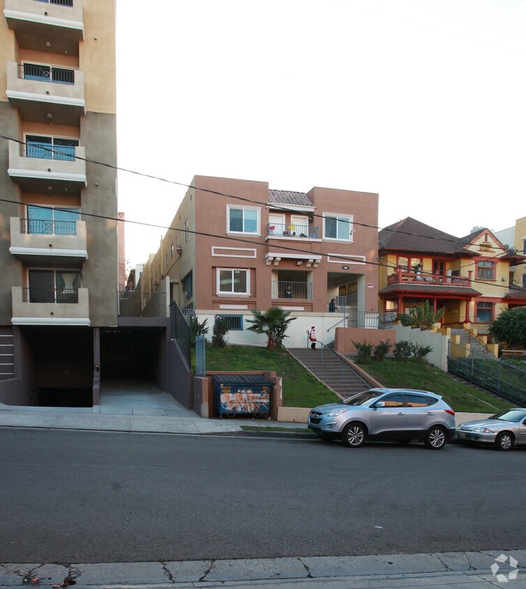 Foto del edificio - 448 S Lake St