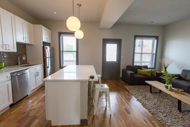 Building Photo - 2848 N Seminary Ave