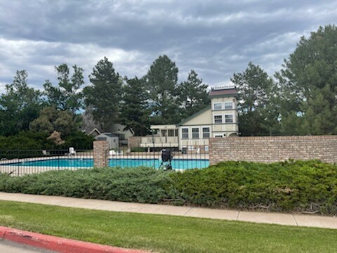 Building Photo - 2828 Silverplume Dr