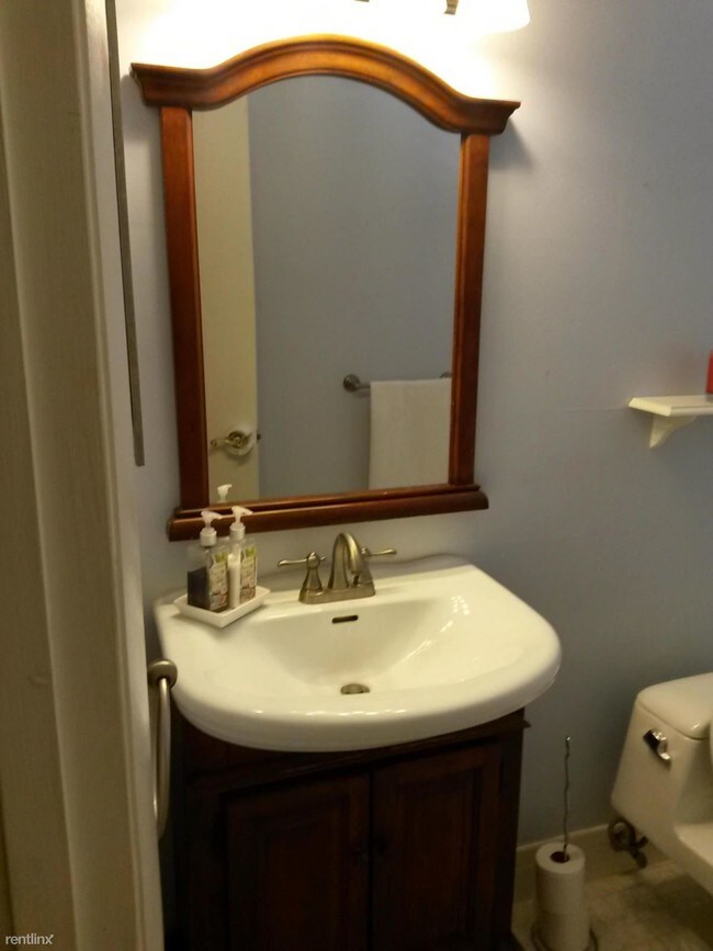 Foto del edificio - 5204 Celery Ln