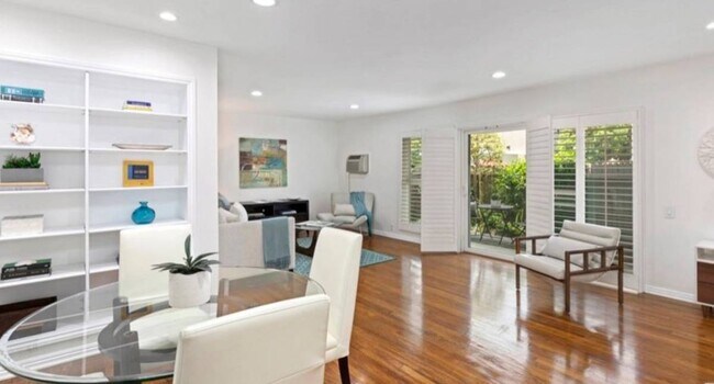 Building Photo - 11120 Queensland St