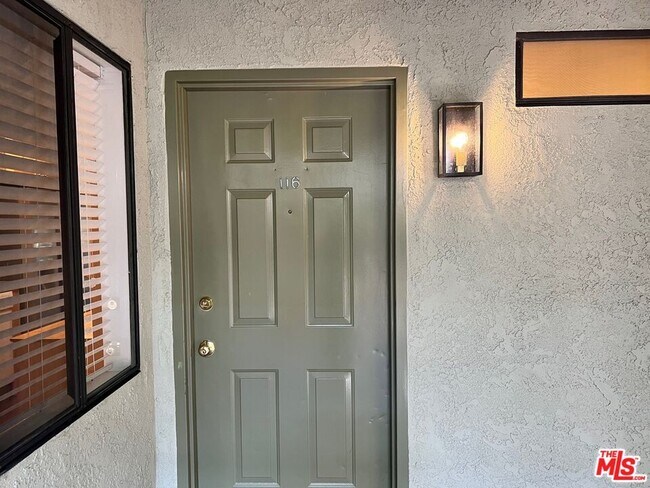 Foto del edificio - 2018 Griffith Park Blvd