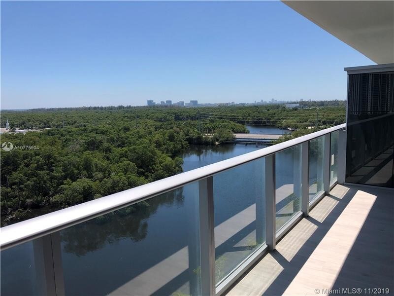 Primary Photo - 16385 Biscayne Blvd