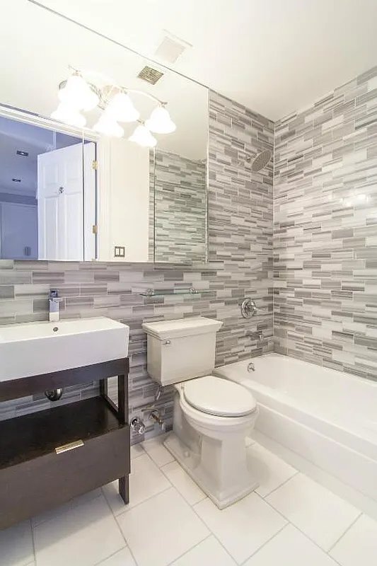 Foto del edificio - 214 E 9th St