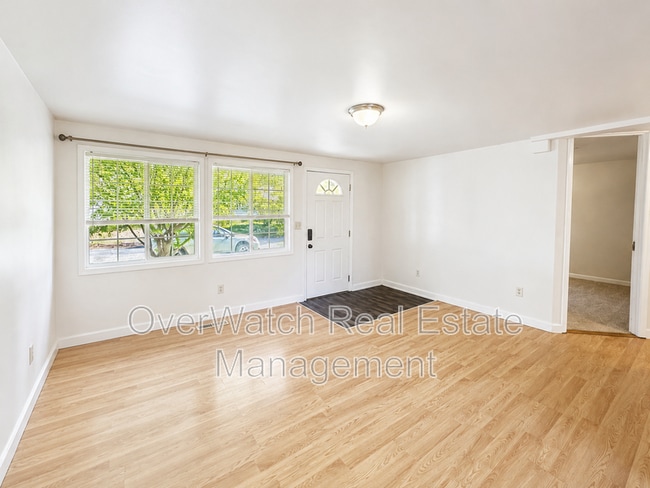 Building Photo - 1604 Elmendorf Dr