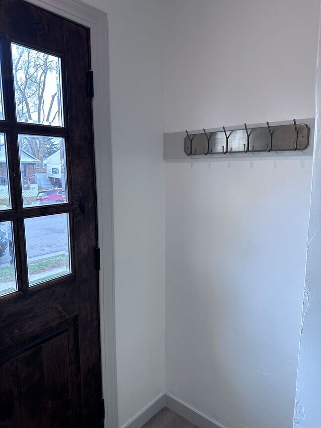 Foto del edificio - Charming Renovated 3BD/1BA Home with Garage | Idaho Falls