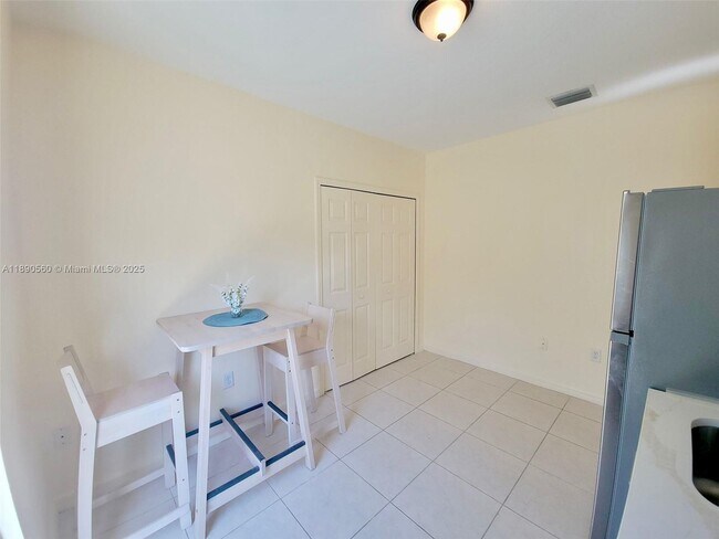 Foto del edificio - 7941 NW 14th Pl