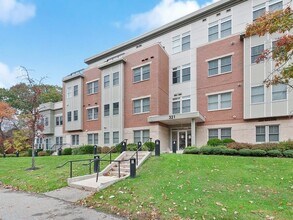 Building Photo - 321 Hammond Pond Pkwy