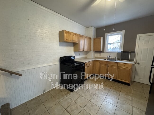 Building Photo - 1009 Corbett St