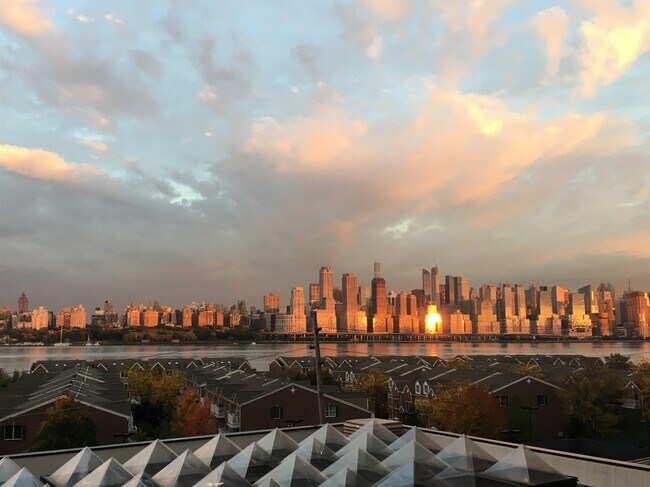 Foto del edificio - 7004 JFK Blvd E
