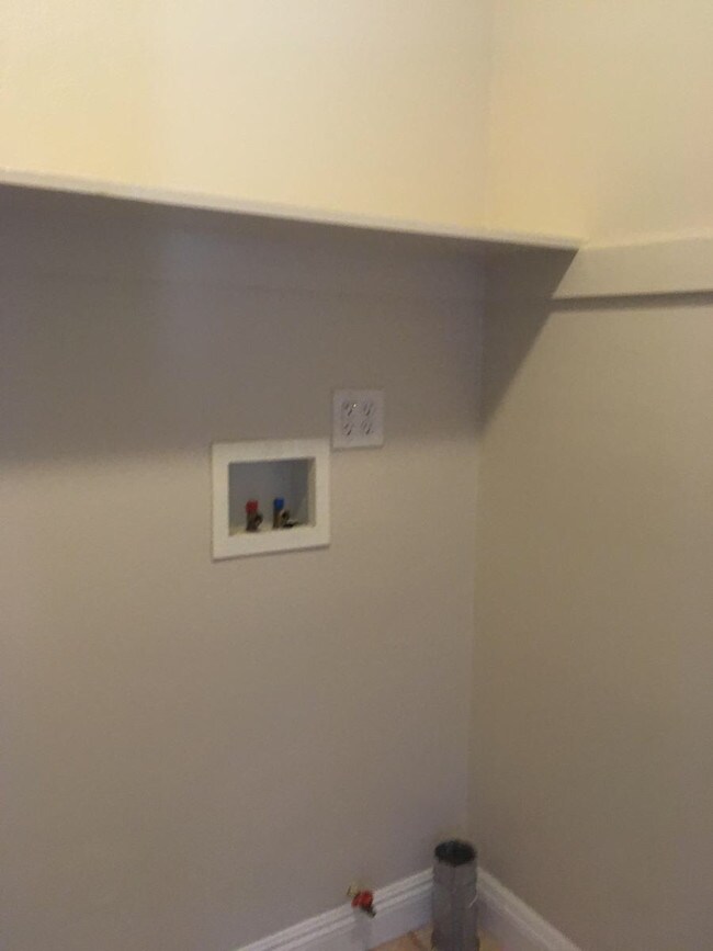 Área de lavandería - 456 E 47th St