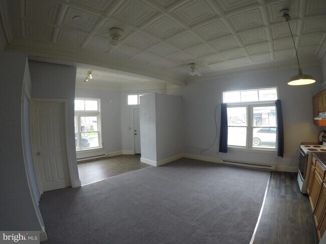 Building Photo - 2719 Washington St
