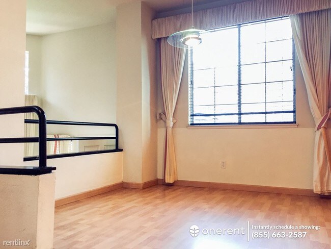 Building Photo - 3 br, 3 bath Townhome - 471 Cascadita Terrace