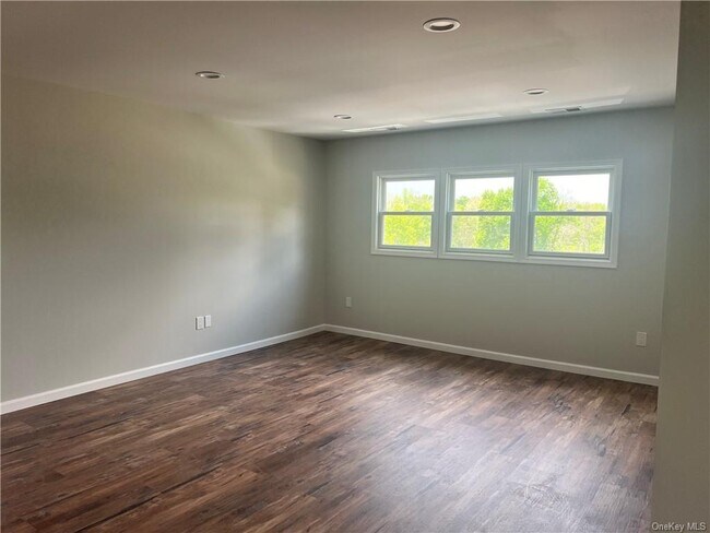 Building Photo - 17 James Way