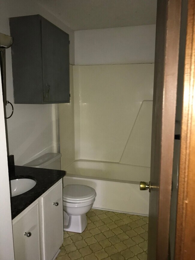 Foto del edificio - Fall Leasing - 2 Bed/1.5 Bath in Iowa City