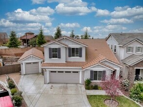 Building Photo - 740 Baronial Ct