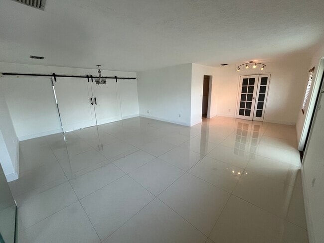 Foto del edificio - 8120 SW 14th Ter