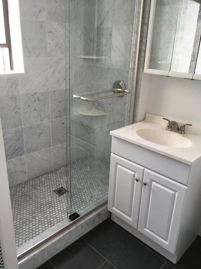 Foto del edificio - Central fenway Location, Recently Renovate...