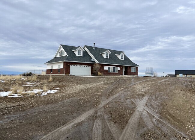 Foto del edificio - 395 Blakeland Dr